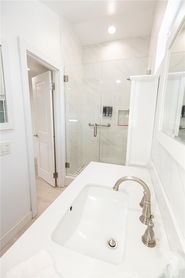 Residential Lease for rent at 1825 W Balboa, Newport Beach CA featuring 2 beds and 1 bath