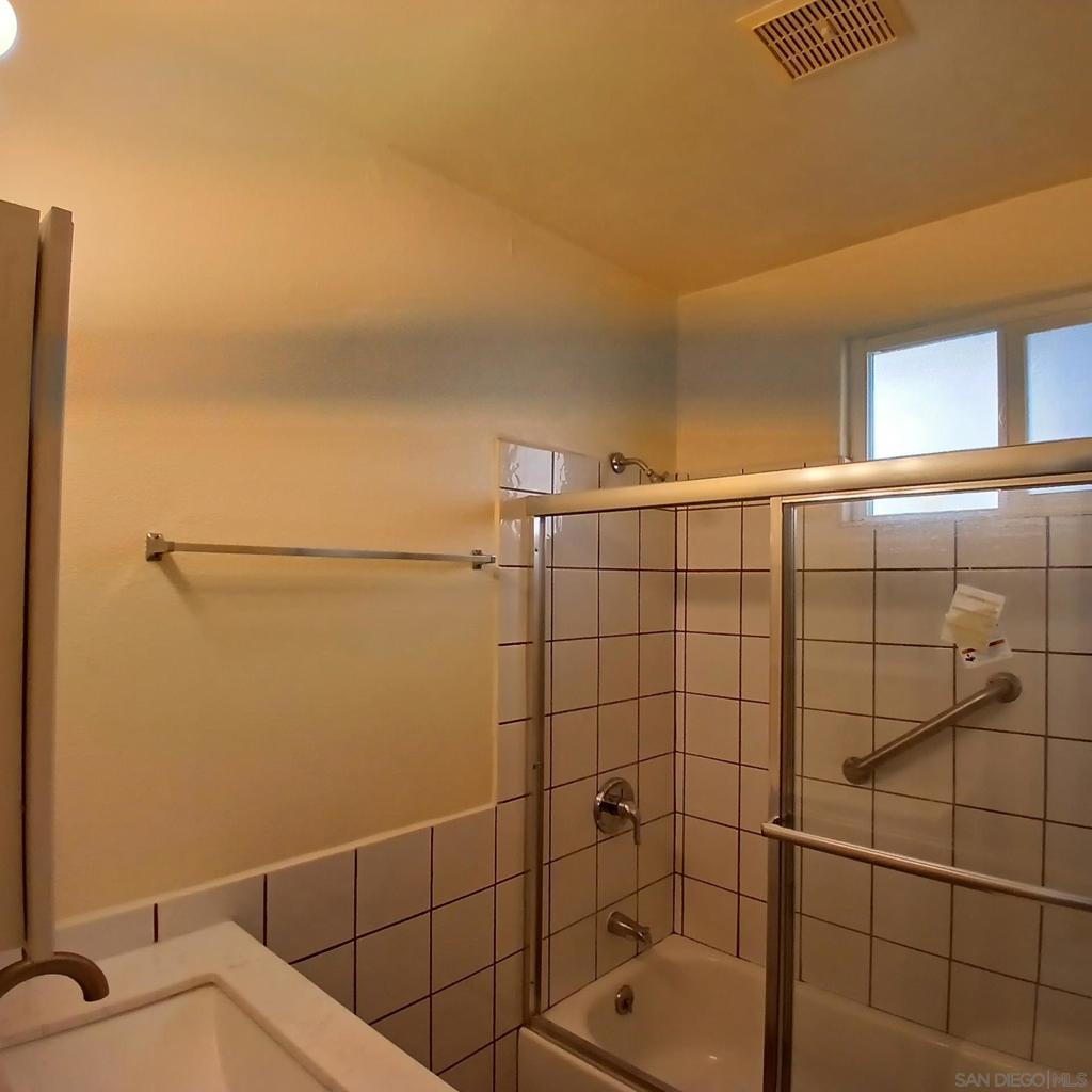 Residential Lease for rent at 4319 Swift Ave, San Diego CA featuring 2 beds and 1 bath