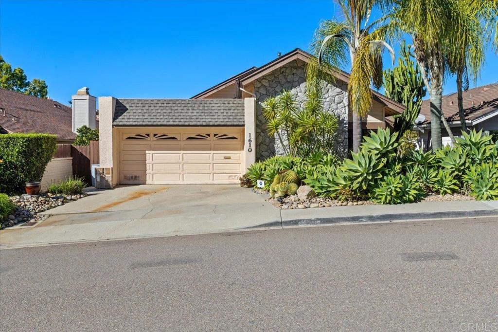 Residential Lease for rent at 1610 Via La Plaza, San Marcos CA featuring 3 beds and 3 baths