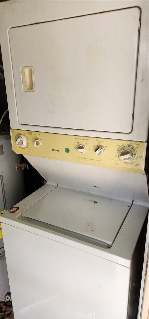 Residential Lease for rent at 13442 Marina, Clearlake Oaks, Lake County CA featuring 2 beds and 1 bath