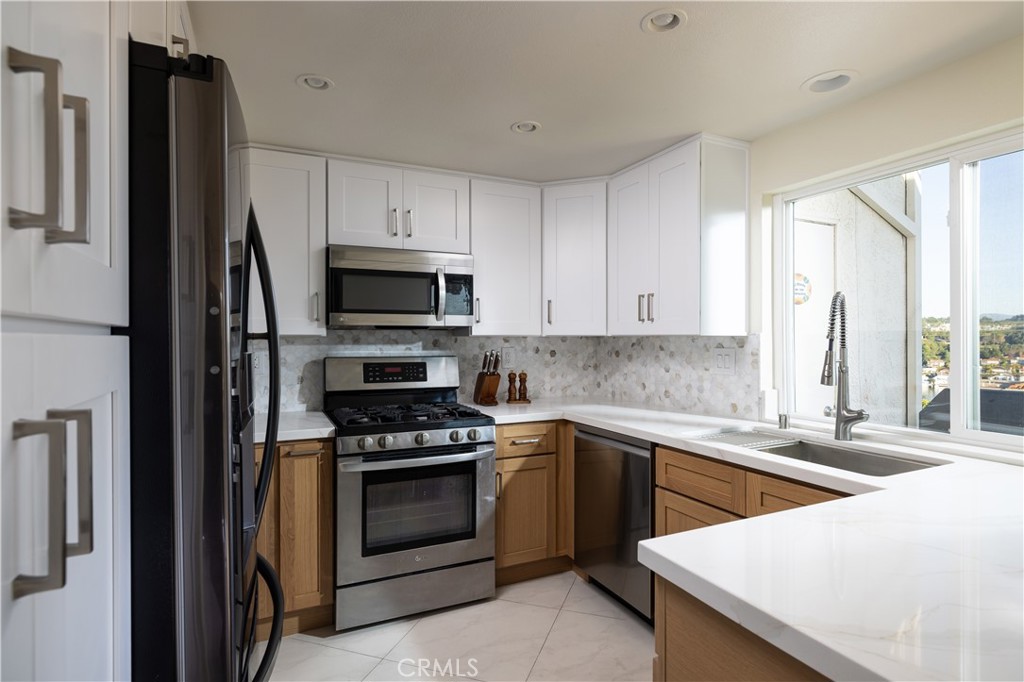 Residential for sale at 27802 Paguera, Mission Viejo CA featuring 2 beds and 2 baths