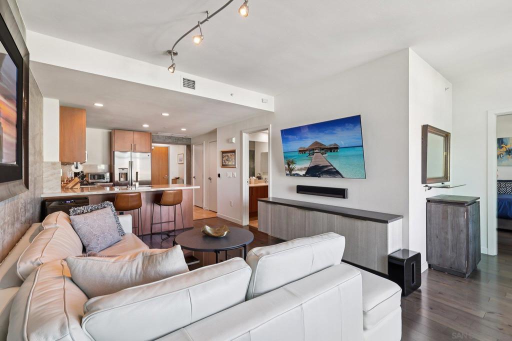 Residential for sale at 800 The Mark Ln 1203, San Diego CA featuring 1 bed and 1 bath