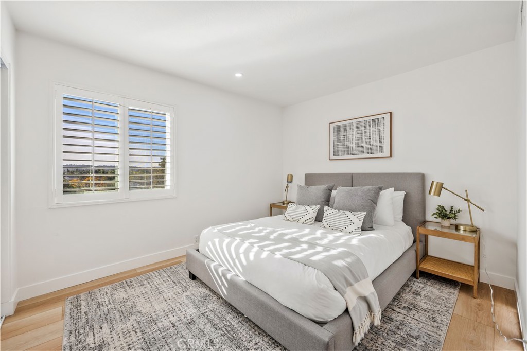 Residential for sale at 25266 Pacifica Ave, Mission Viejo CA featuring 6 beds and 3 baths