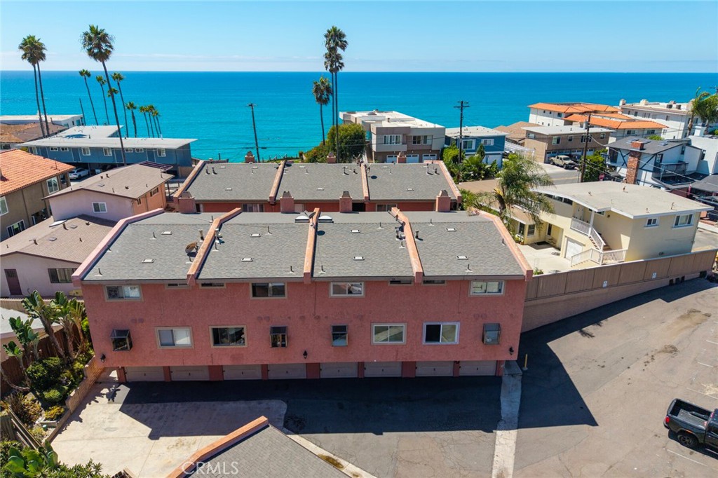 Residential Lease for rent at 1412 Buena Vista 8, San Clemente CA featuring 3 beds and 3 baths