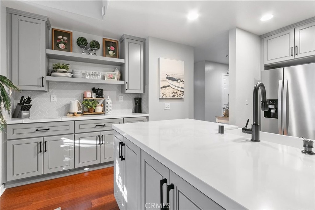 Residential for sale at 902 Chandler W, Highland CA featuring 2 beds and 3 baths