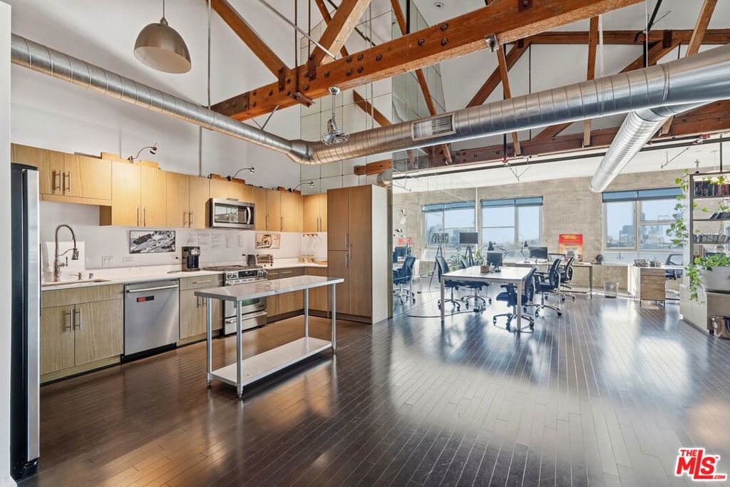 Residential for sale at 530 S Hewitt Street 533, Los Angeles CA and 2 baths