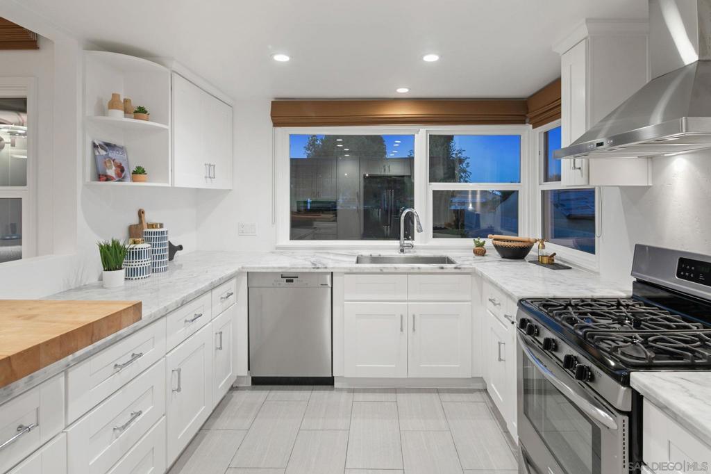 Residential for sale at 211 Ocean St, Solana Beach CA featuring 3 beds and 2 baths