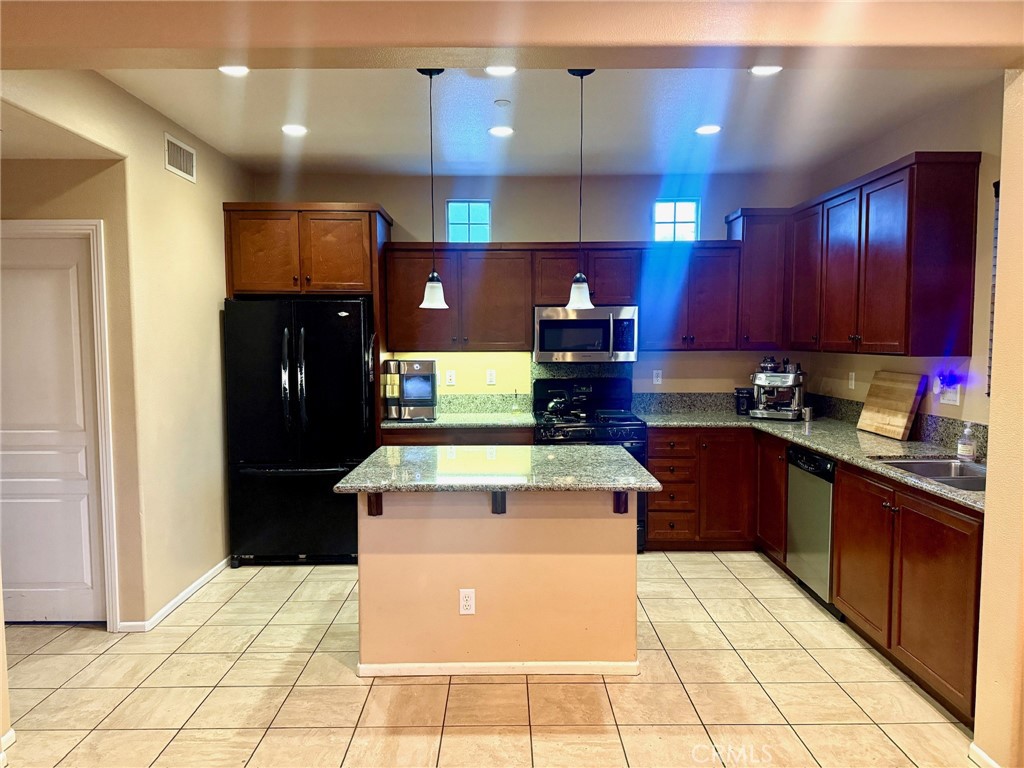 Residential Lease for rent at 12446 Canal Drive 1, Rancho Cucamonga CA featuring 3 beds and 4 baths