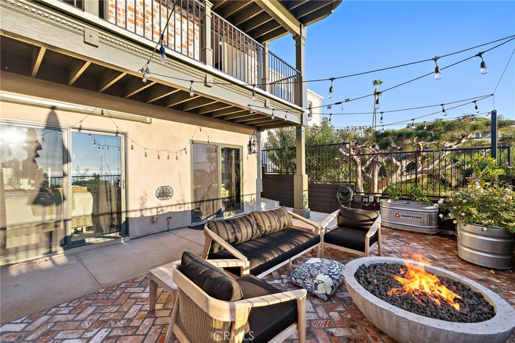 Residential Lease for rent at 2979 Terry, Laguna Beach CA featuring 4 beds and 3 baths