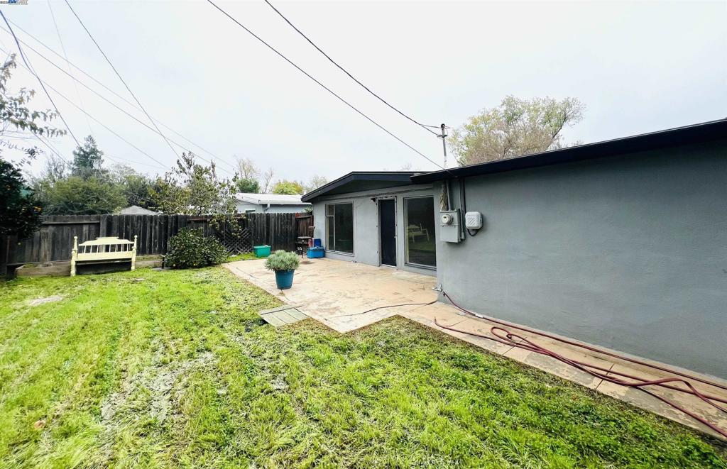 Residential for sale at 739 M St, Davis CA featuring 3 beds and 1 bath