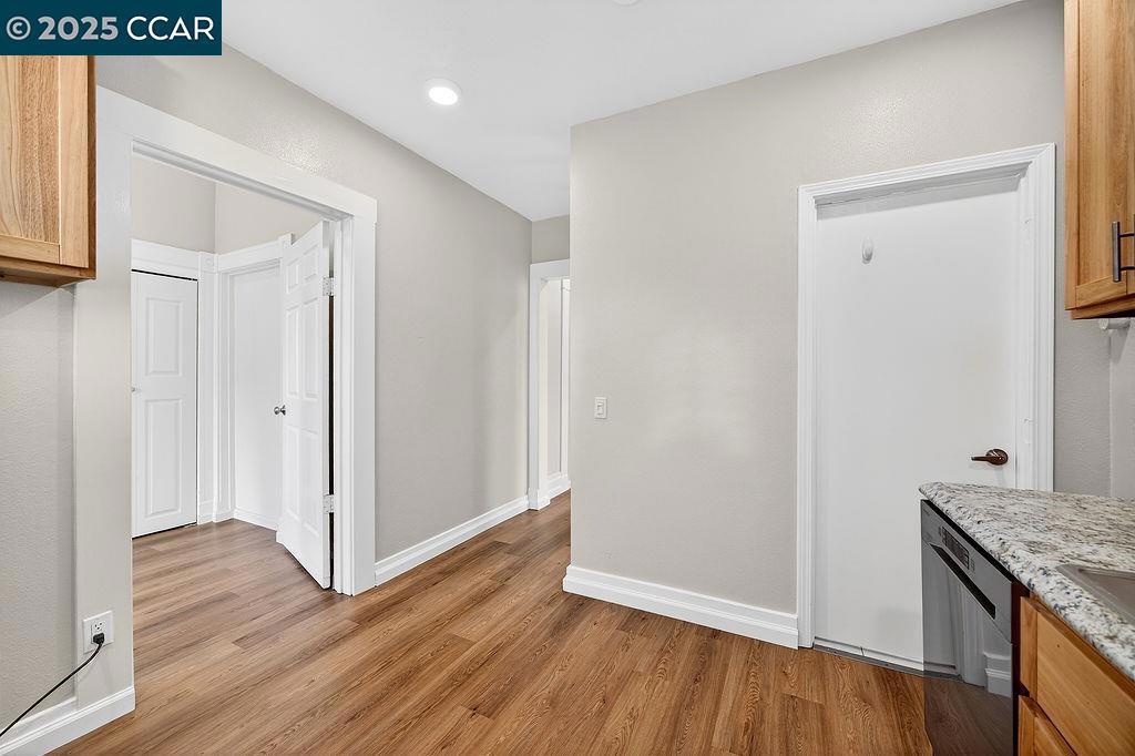 Residential Lease for rent at 3229 Elm, Oakland CA featuring 2 beds and 1 bath