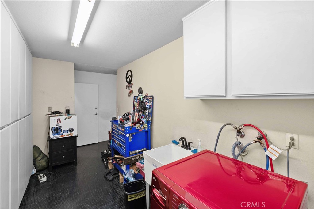 Residential for sale at 5707 Topanga Canyon Boulevard 5, Woodland Hills CA featuring 2 beds and 3 baths