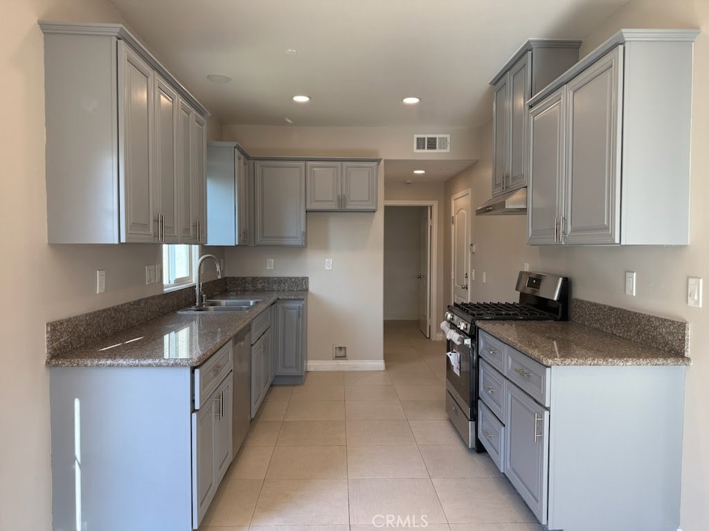 Residential Lease for rent at 8724 Ramona 4, Bellflower CA featuring 3 beds and 3 baths