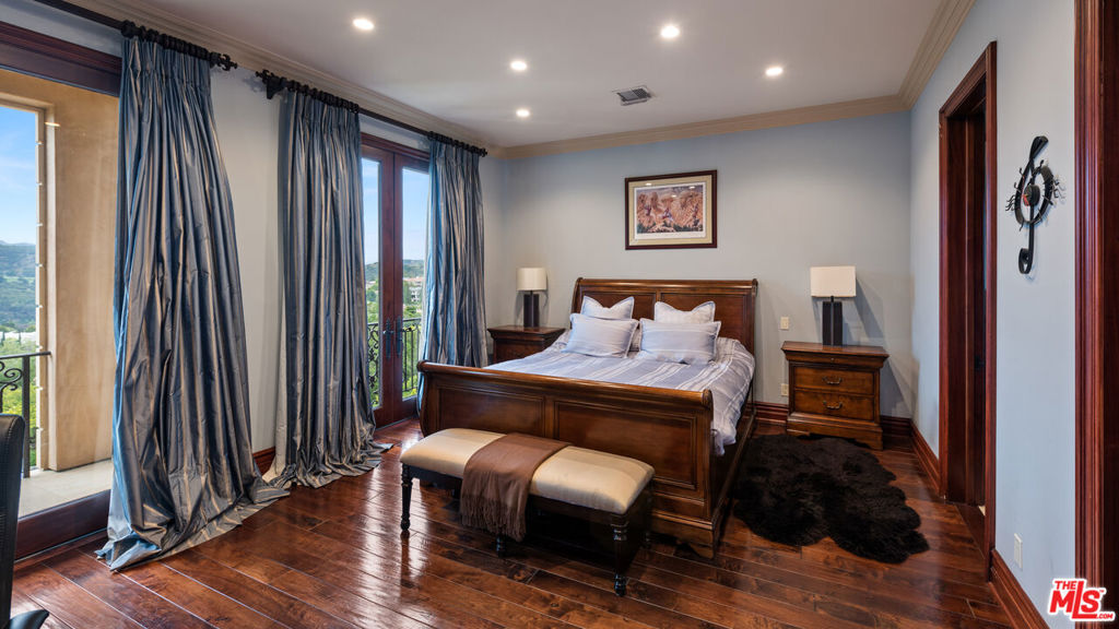 Residential for sale at 2108 Stratford Circle, Los Angeles CA featuring 5 beds and 10 baths