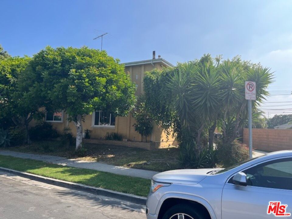 Residential Income for sale at 1712 S Ridgeley Drive 4, Los Angeles CA featuring 6 beds and 4 baths