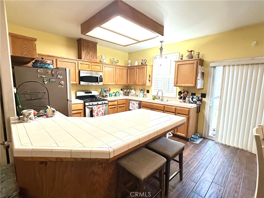 Residential for sale at 1085 Saunders, Madera CA featuring 3 beds and 2 baths