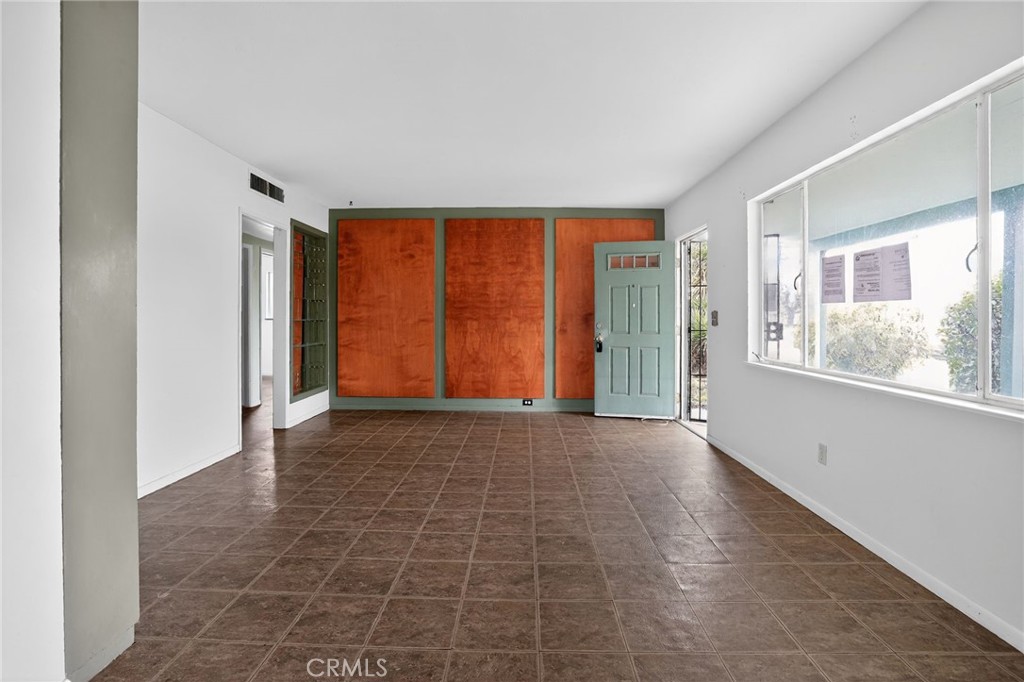 Residential for sale at 278 Walnut, Shafter CA featuring 3 beds and 1 bath