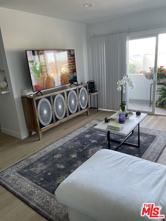 Residential Lease for rent at 22347 Pacific Coast Highway 3, Malibu CA featuring 2 beds and 2 baths