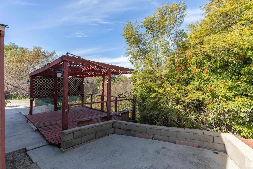 Manufactured In Park for sale at 2130 Sunset Drive 135, Vista CA featuring 2 beds and 2 baths