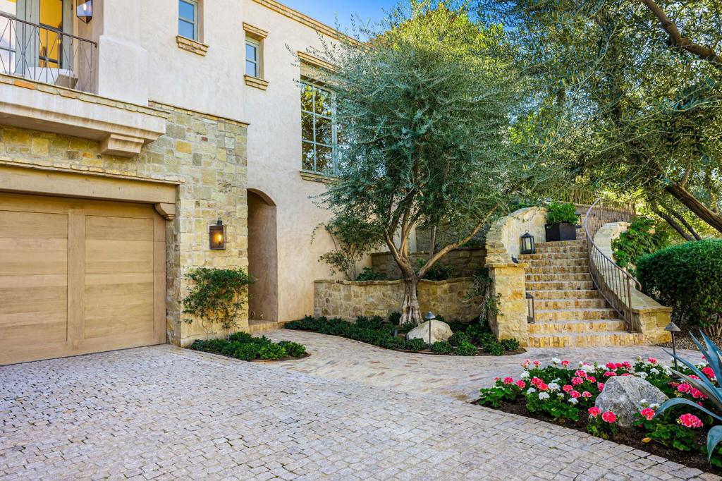 Residential for sale at 78658 Peerless Place, La Quinta CA featuring 4 beds and 5 baths