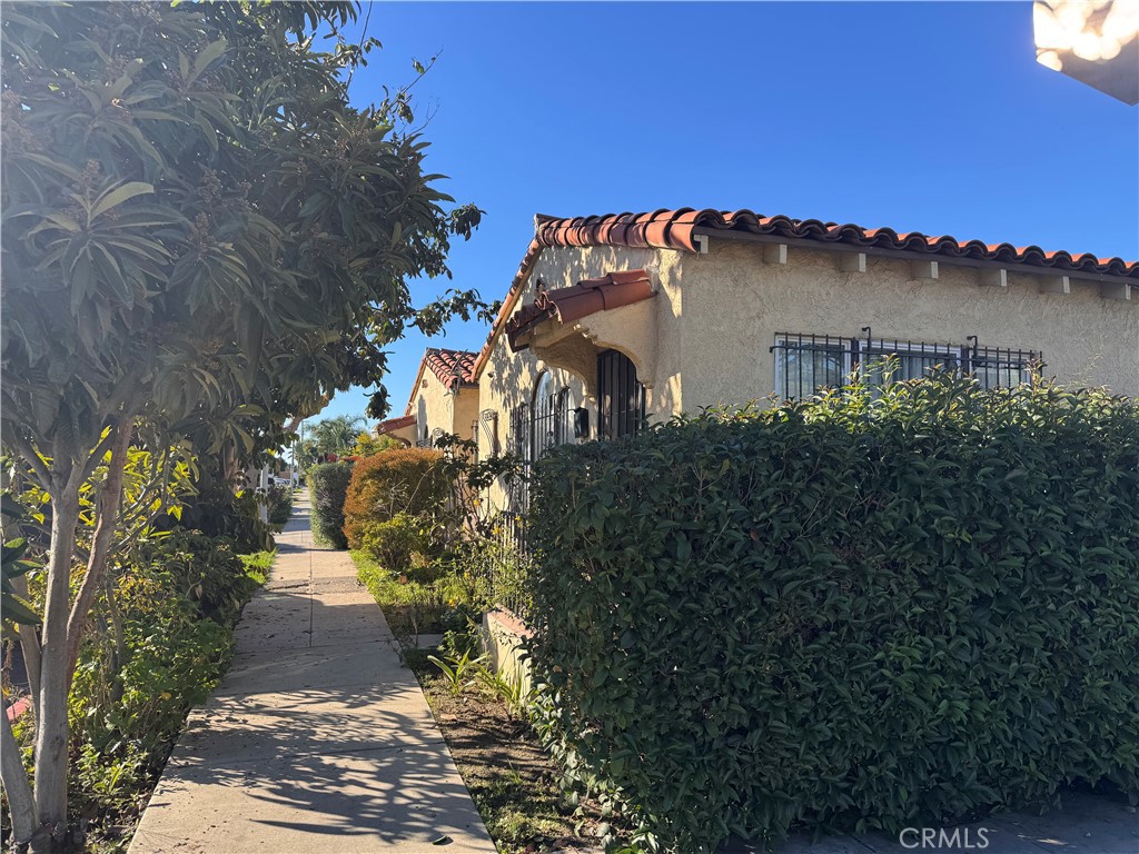 Residential Income for sale at 901 W 68th, Los Angeles CA