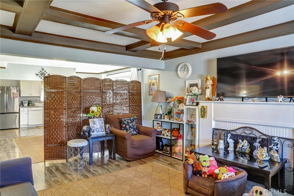 Residential for sale at 5008 Cimarron, Los Angeles CA featuring 3 beds and 2 baths