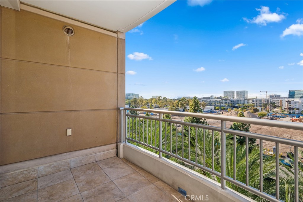 Residential Lease for rent at 3071 Scholarship, Irvine CA featuring 2 beds and 2 baths