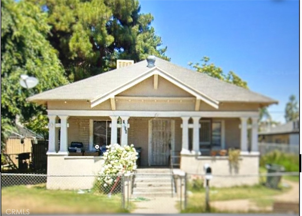 Residential for sale at 1900 Orange, Bakersfield CA featuring 2 beds and 1 bath