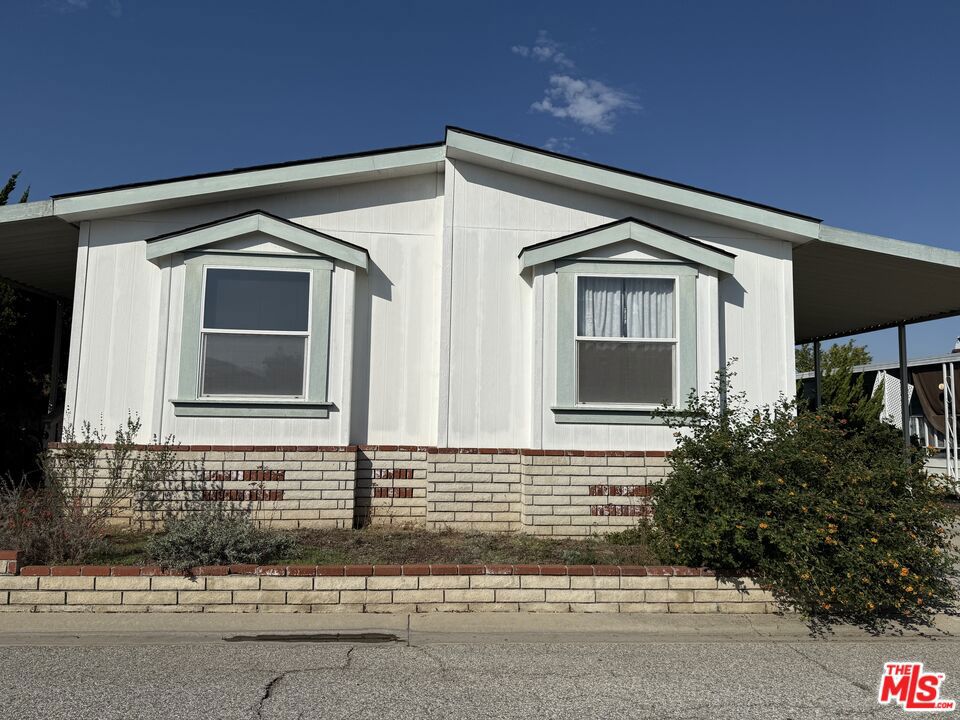 Manufactured In Park for sale at 2601 E Victoria Street 231, Rancho Dominguez CA featuring 3 beds and 2 baths