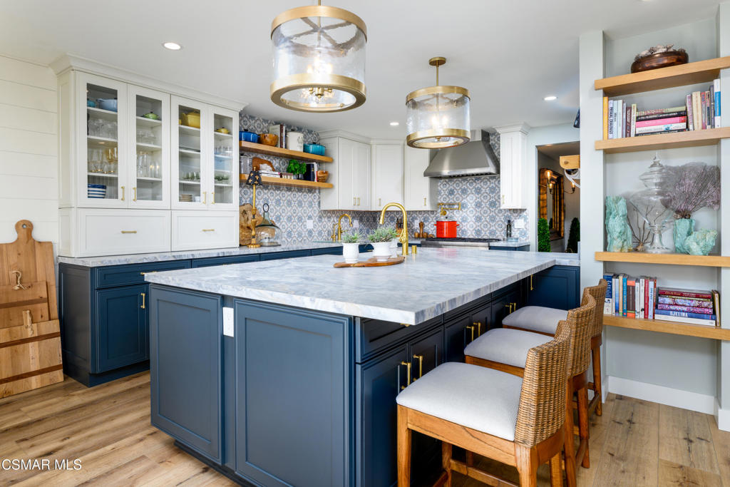 Residential for sale at 818 Caliente Lane, Ventura CA featuring 3 beds and 3 baths