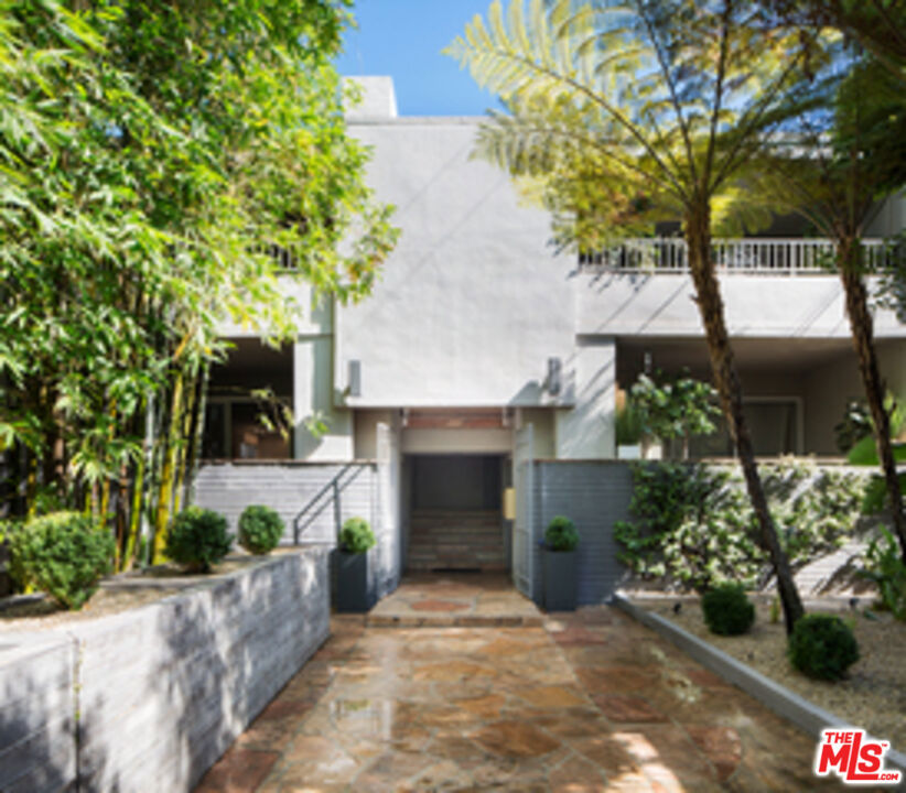 Residential Lease for rent at 8911 Cynthia Street 10, West Hollywood CA featuring 10 beds and 10 baths