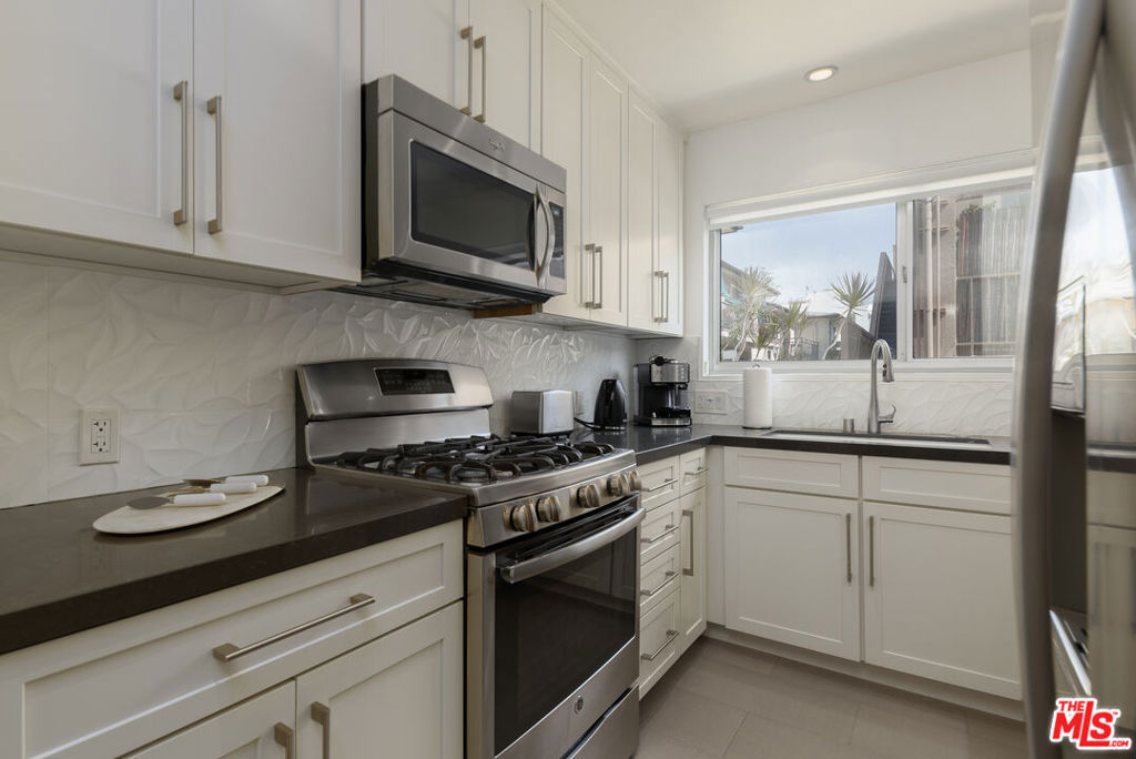 Residential Lease for rent at 8917 E Cynthia Street 1, West Hollywood CA featuring 1 bed and 1 bath