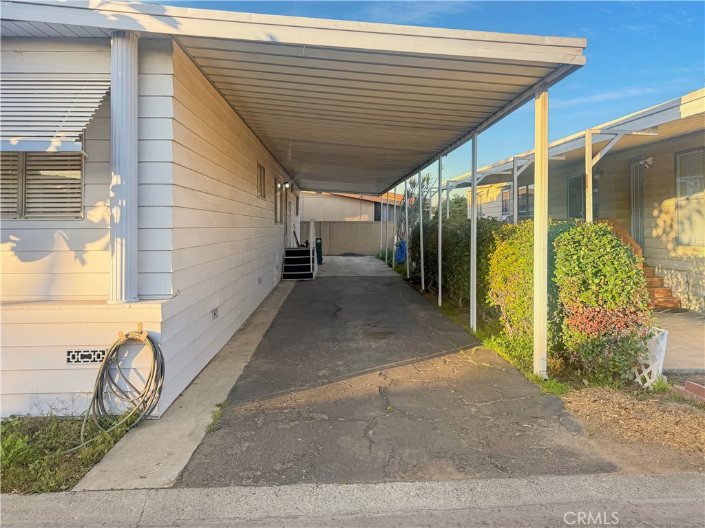 Manufactured In Park for sale at 201 W Collins Avenue 24, Orange CA featuring 3 beds and 2 baths