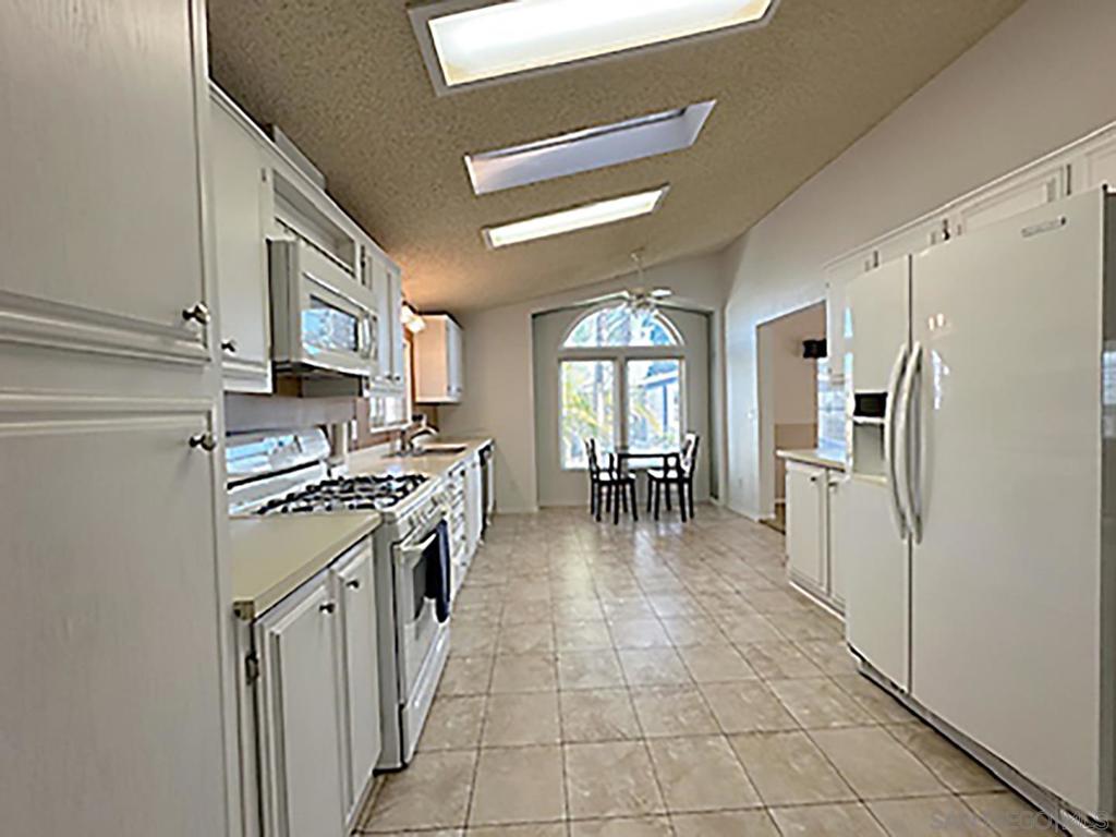 Residential Lease for rent at 3462 Don Ortega Drive, Carlsbad CA featuring 2 beds and 2 baths