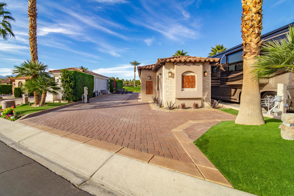 Residential for sale at 80501 Avenue 48 204, Indio CA and 1 bath