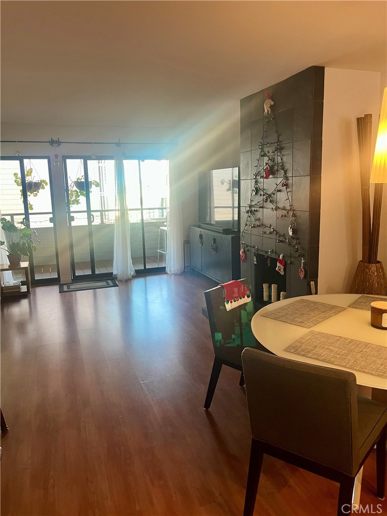 Residential Lease for rent at 191 Calle Mayor, Redondo Beach CA featuring 3 beds and 3 baths