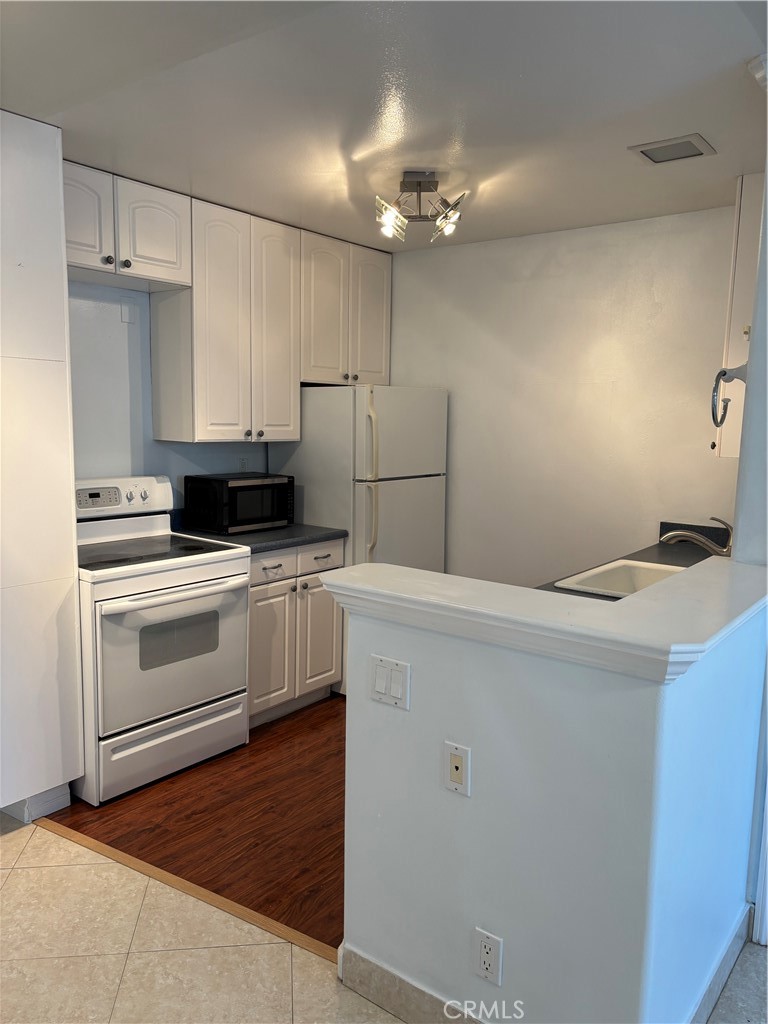 Residential Lease for rent at 26191 La Real, Mission Viejo CA featuring 1 bed and 1 bath
