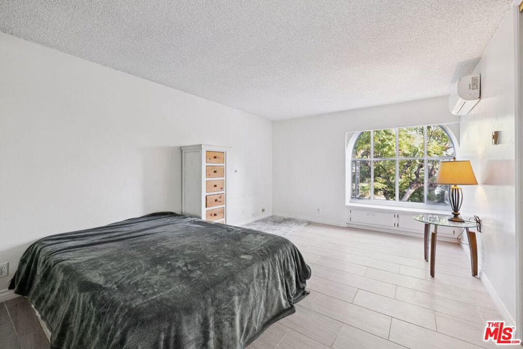 Residential for sale at 5625 Sumner Way 314, Culver City CA featuring 1 bed and 1 bath