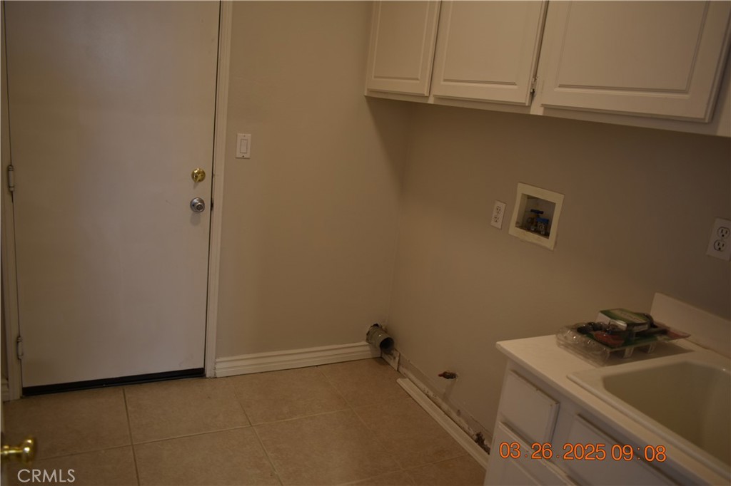 Residential Lease for rent at 4257 Castlepeak, Corona CA featuring 4 beds and 2 baths