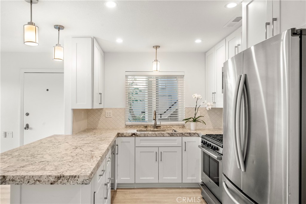 Residential Lease for rent at 352 Y Place B, Laguna Beach CA featuring 2 beds and 2 baths