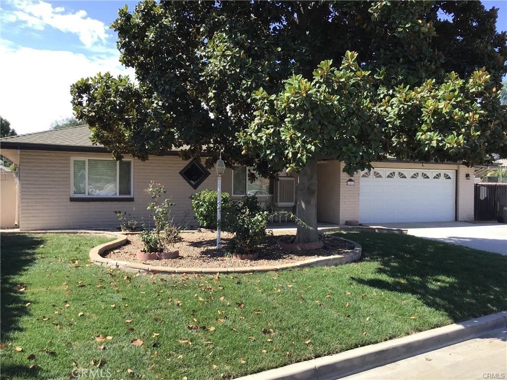 Residential Lease for rent at 43053 Babcock, Hemet CA featuring 4 beds and 2 baths