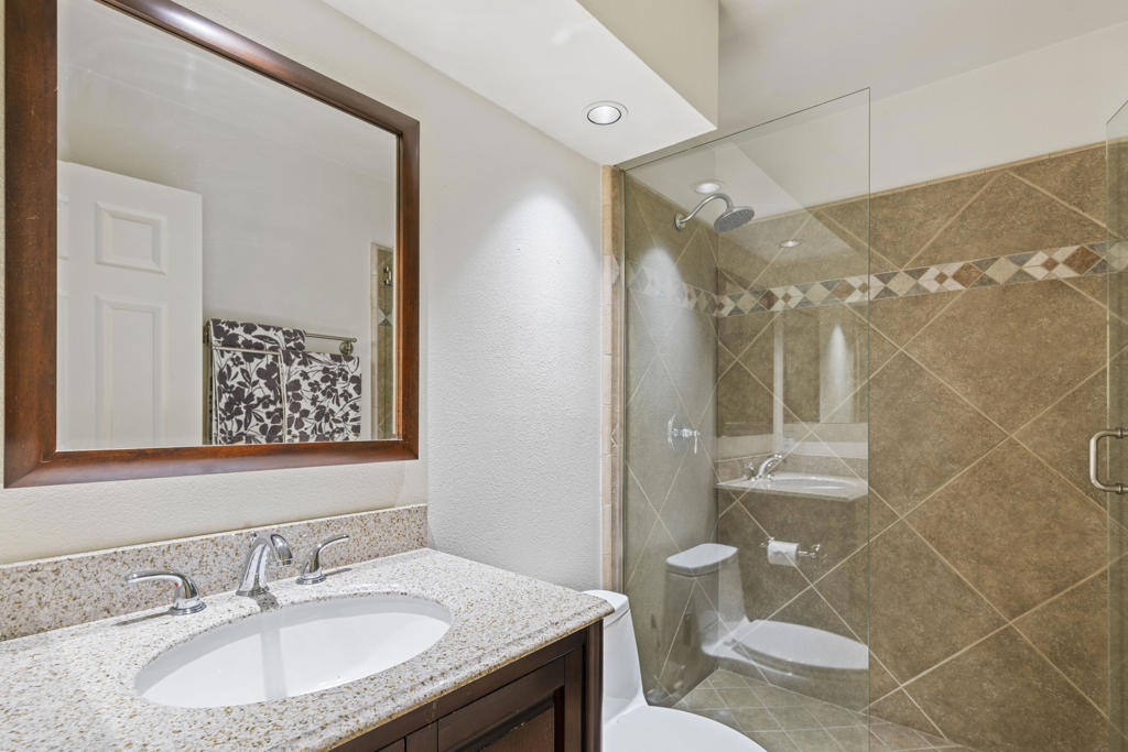 Residential Lease for rent at 41968 Preston Trail, Palm Desert CA featuring 2 beds and 2 baths