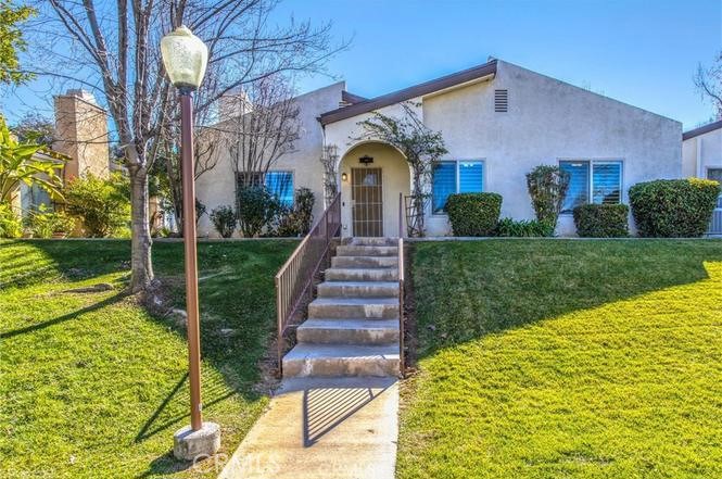 Residential Lease for rent at 1032 Ardmore, Redlands CA featuring 3 beds and 2 baths