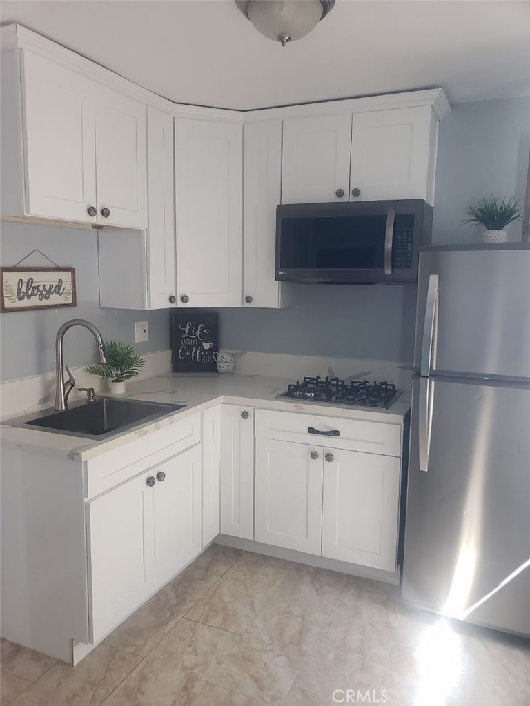 Residential Lease for rent at 616 N Del Norte, Ontario CA featuring 1 bed and 1 bath