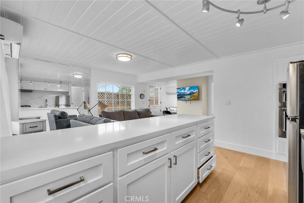 Residential Lease for rent at 575 Through B, Laguna Beach CA featuring 1 bed and 1 bath