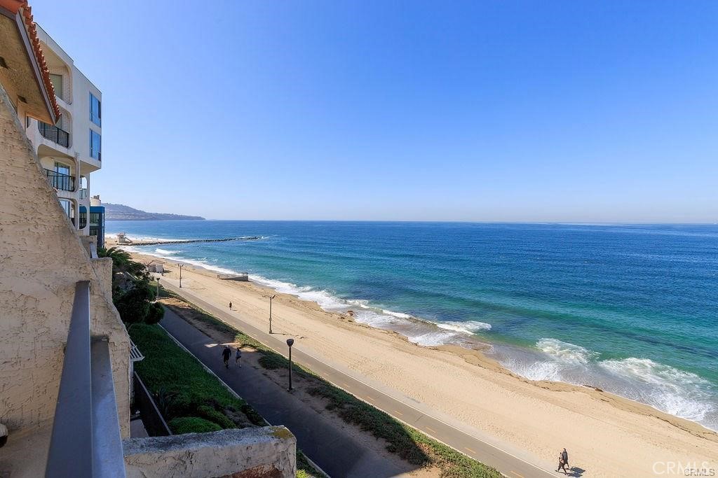 Residential for sale at 555 Esplanade 418, Redondo Beach CA featuring 2 beds and 2 baths