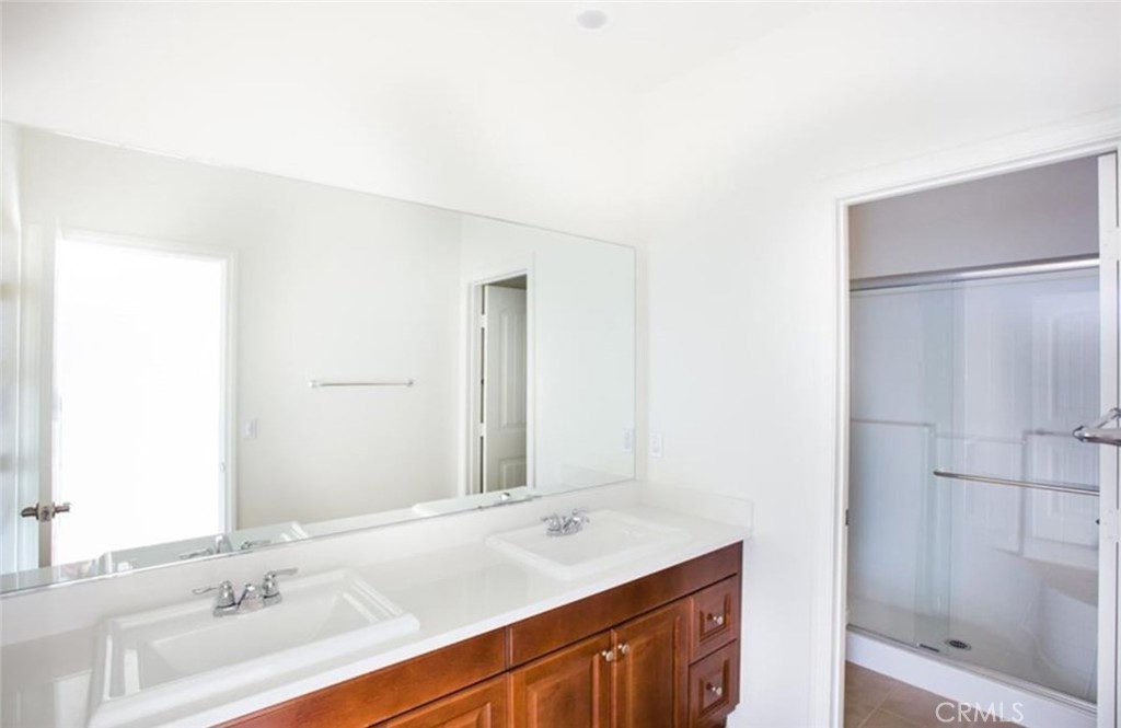 Residential Lease for rent at 5336 Cormorant, Jurupa Valley CA featuring 6 beds and 5 baths