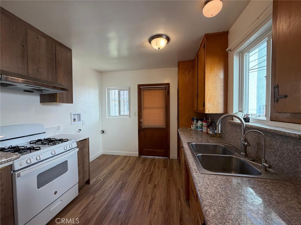 Residential Lease for rent at 1419 Prospect Avenue, San Gabriel CA featuring 2 beds and 1 bath