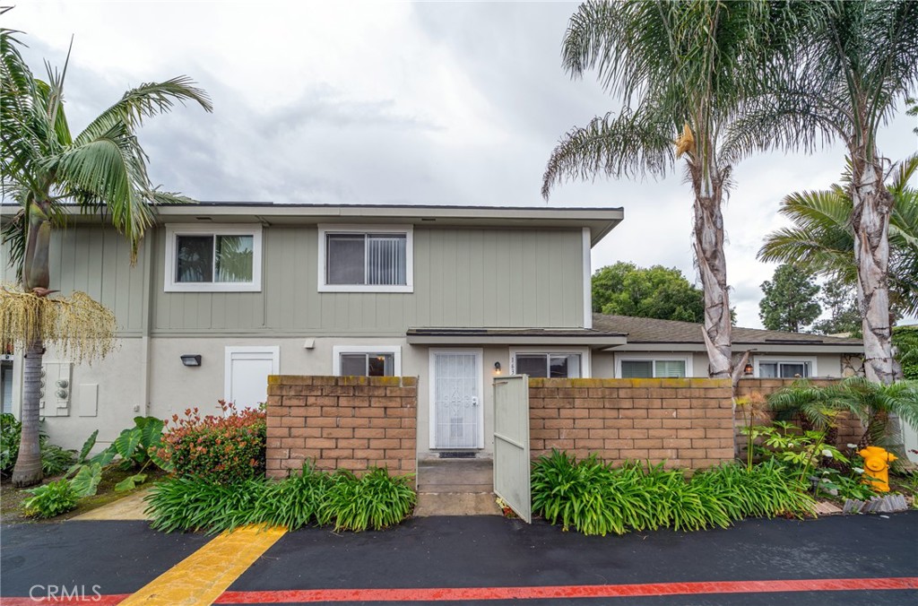 Residential Lease for rent at 16385 De Anza C159, Huntington Beach CA featuring 2 beds and 1 bath