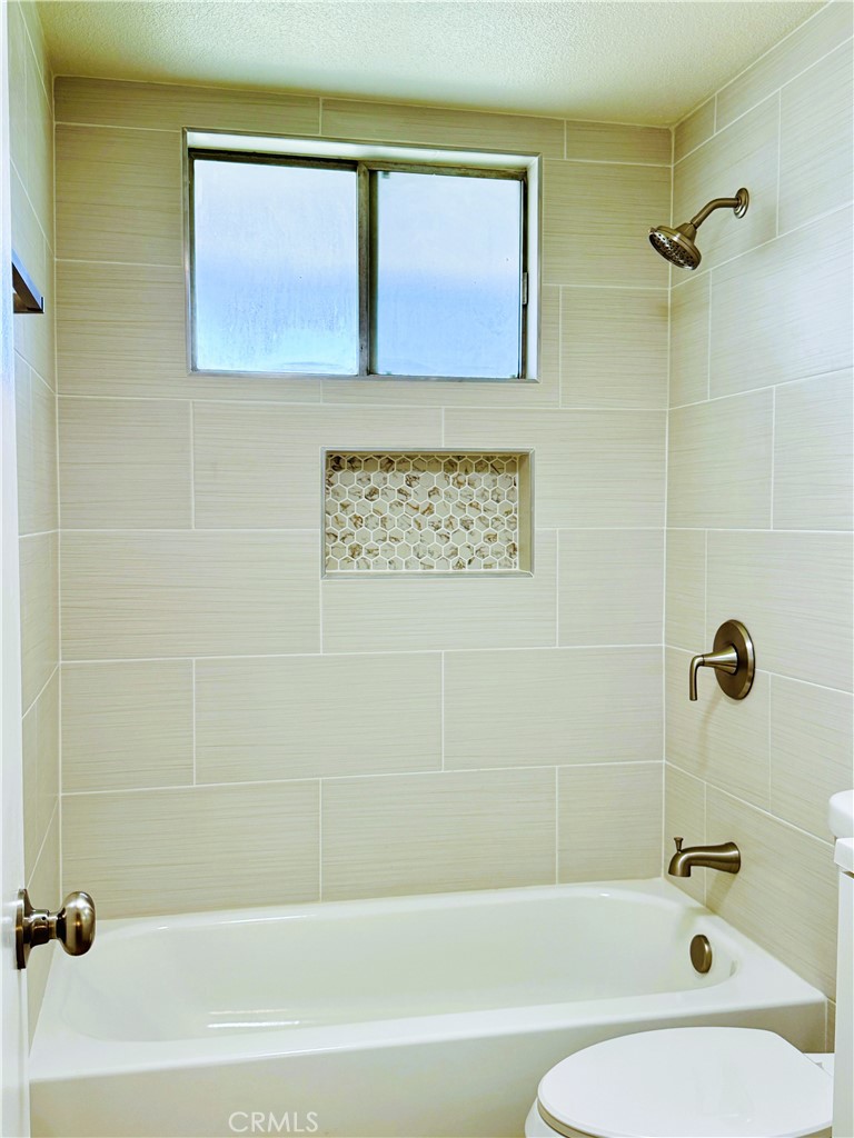 Residential Lease for rent at 2105 E Petunia, Glendora CA featuring 3 beds and 2 baths